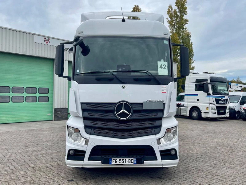 Mercedes-Benz Actros 1845 vin: WDF9634031C008330 , 2 tanks, France clean truck - Cap tractor: Foto 4 Mercedes-Benz Actros 1845 vin: WDF9634031C008330 , 2 tanks, France clean truck - Cap tractor: Foto 4