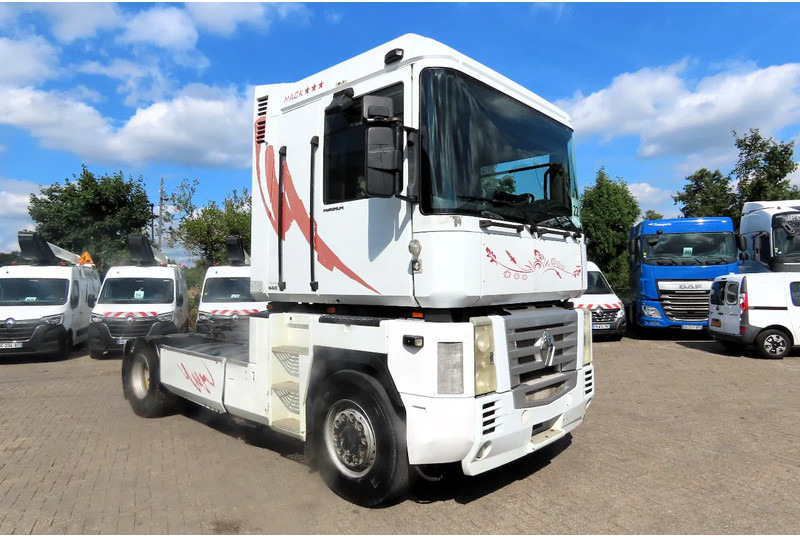 Renault Magnum 440 Mack! Manual gearbox. Royal truck - Cap tractor: Foto 1 Renault Magnum 440 Mack! Manual gearbox. Royal truck - Cap tractor: Foto 1