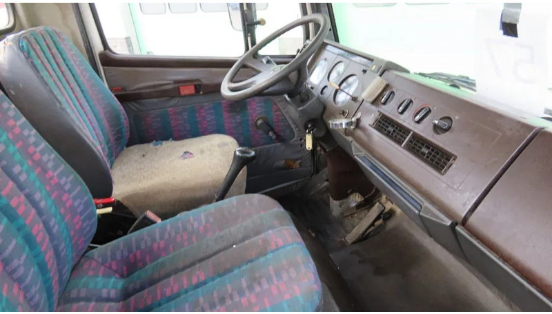 Mercedes-Benz 1514 Manual diesel pomp. Very clean - Camion cu sistem de cablu: Foto 2 Mercedes-Benz 1514 Manual diesel pomp. Very clean - Camion cu sistem de cablu: Foto 2