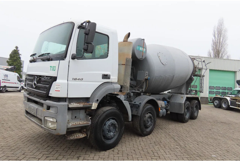 Mercedes-Benz Axor 4140 236540 KM ! BIG AXELS, Manual gearbox, FULL SPRING! 8х4 - Autobetonieră: Foto 2 Mercedes-Benz Axor 4140 236540 KM ! BIG AXELS, Manual gearbox, FULL SPRING! 8х4 - Autobetonieră: Foto 2
