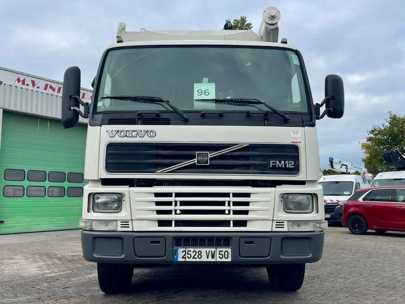 Volvo FM 12.380 8X4 SILO AUGER / AIR GREAT CONDITION / fully serviced! - Camion cisternă: Foto 3 Volvo FM 12.380 8X4 SILO AUGER / AIR GREAT CONDITION / fully serviced! - Camion cisternă: Foto 3