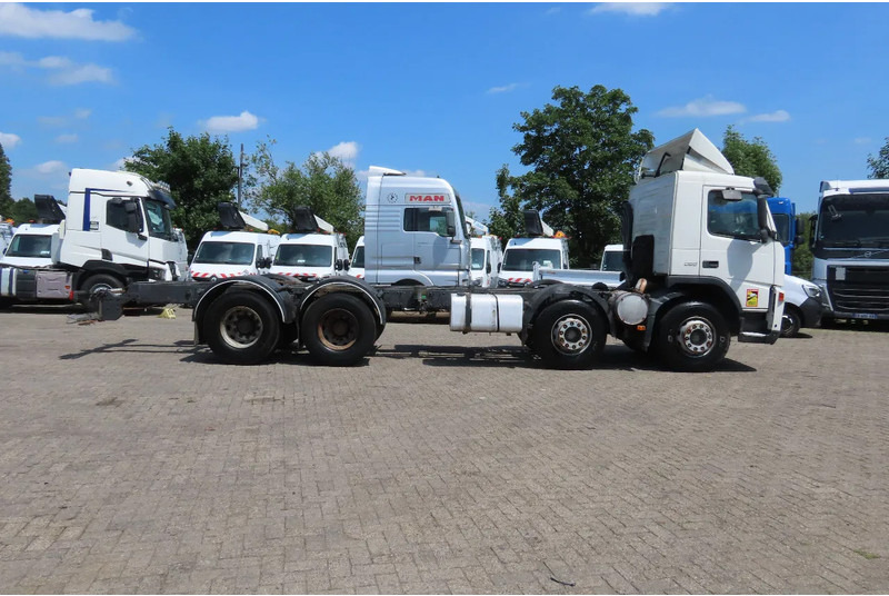 Volvo FM 12.380 8x4 FULL SPRING. 100% condition! - Camion şasiu: Foto 5 Volvo FM 12.380 8x4 FULL SPRING. 100% condition! - Camion şasiu: Foto 5