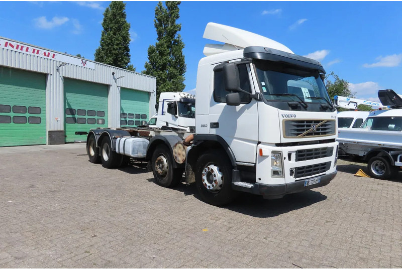 Volvo FM 380 8x4 FULL SPRING. 100% condition! - Camion şasiu: Foto 3 Volvo FM 380 8x4 FULL SPRING. 100% condition! - Camion şasiu: Foto 3