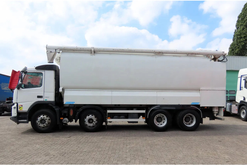 Volvo FMX 450 8x4 AUGER, radio control, 7 COMP. Full Volvo Service! . EXCELLENT condition - Camion cisternă: Foto 5 Volvo FMX 450 8x4 AUGER, radio control, 7 COMP. Full Volvo Service! . EXCELLENT condition - Camion cisternă: Foto 5