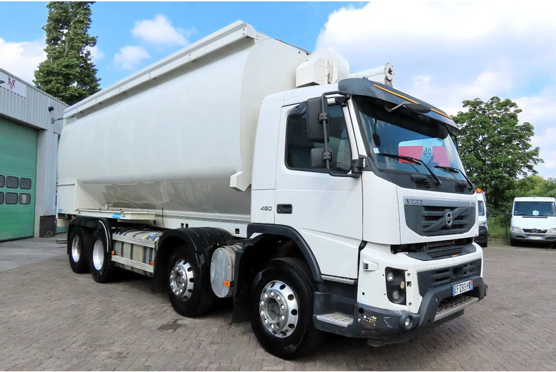 Volvo FMX 450 8x4 AUGER, radio control, 7 COMP. Full Volvo Service! . EXCELLENT condition - Camion cisternă: Foto 3 Volvo FMX 450 8x4 AUGER, radio control, 7 COMP. Full Volvo Service! . EXCELLENT condition - Camion cisternă: Foto 3