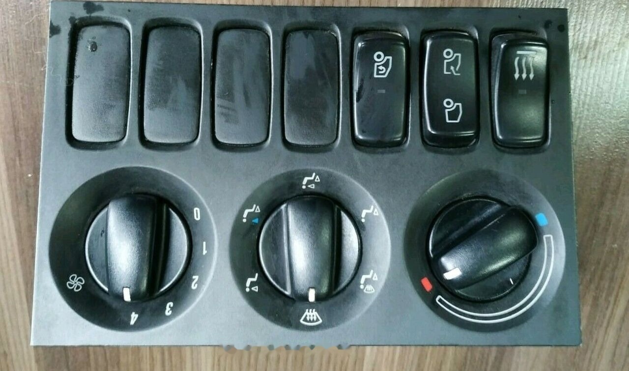 Scania HEATER CONTROLS, HEATER CONTROL PANEL - Tablou de bord pentru Camion: Foto 1 Scania HEATER CONTROLS, HEATER CONTROL PANEL - Tablou de bord pentru Camion: Foto 1