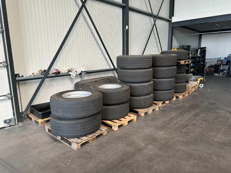 Diversen 14x 385/65-R22.5 on rims - Anvelopă pentru Camion: Foto 1 Diversen 14x 385/65-R22.5 on rims - Anvelopă pentru Camion: Foto 1