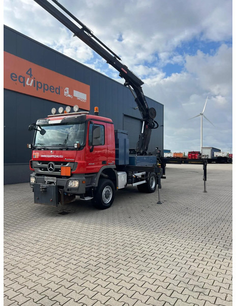 Mercedes-Benz Actros 2046 4x4 / FULL SPRING / HIAB 288 EP 5 HIPRO Crane / EURO-5 - Camion cu macara: Foto 2 Mercedes-Benz Actros 2046 4x4 / FULL SPRING / HIAB 288 EP 5 HIPRO Crane / EURO-5 - Camion cu macara: Foto 2
