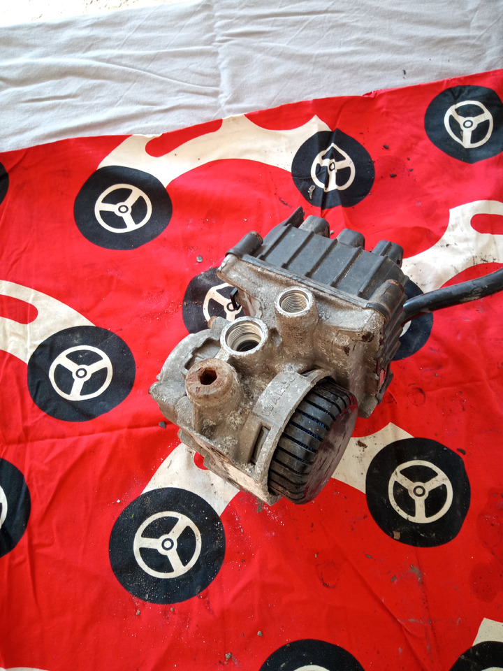 DAF XF106 - Supapă frână: Foto 1 DAF XF106 - Supapă frână: Foto 1