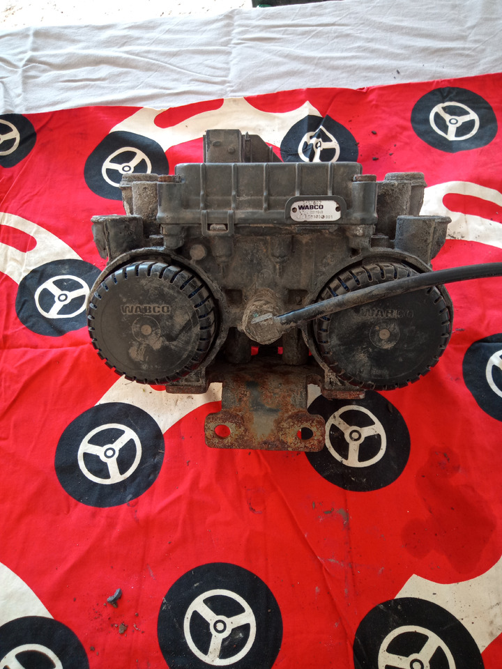 DAF XF106 - Supapă frână: Foto 2 DAF XF106 - Supapă frână: Foto 2