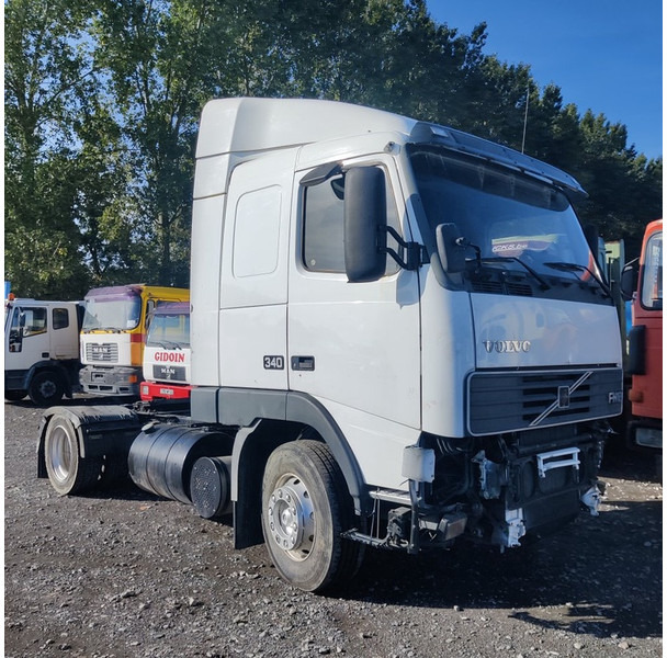 Volvo FH-GLOBBETROTTER - Cap tractor: Foto 1 Volvo FH-GLOBBETROTTER - Cap tractor: Foto 1