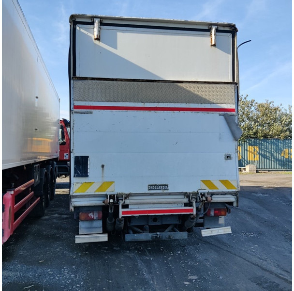 Mercedes-Benz 818 - Camion furgon: Foto 4 Mercedes-Benz 818 - Camion furgon: Foto 4