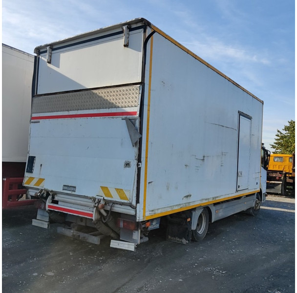 Mercedes-Benz 818 - Camion furgon: Foto 3 Mercedes-Benz 818 - Camion furgon: Foto 3
