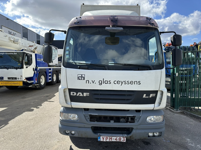 DAF LF 55.250 12T - GLASTRANSPORT / GLASRESTEEL - AIR SUSPENSION - EURO 4 - BELGIAN REGISTRATION - Camion: Foto 2 DAF LF 55.250 12T - GLASTRANSPORT / GLASRESTEEL - AIR SUSPENSION - EURO 4 - BELGIAN REGISTRATION - Camion: Foto 2
