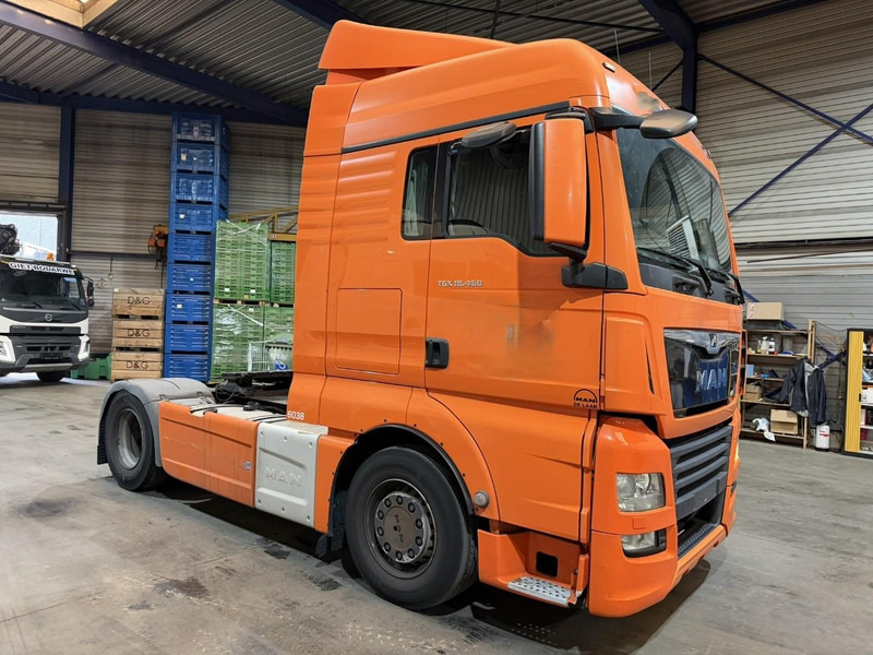 MAN TGA 18.460 XLX BLS - *471.000km* - 13L MOTOR - FULL SPOILERS / SIDESKIRTS / FRIGO - BE TRUCK - Cap tractor: Foto 1 MAN TGA 18.460 XLX BLS - *471.000km* - 13L MOTOR - FULL SPOILERS / SIDESKIRTS / FRIGO - BE TRUCK - Cap tractor: Foto 1