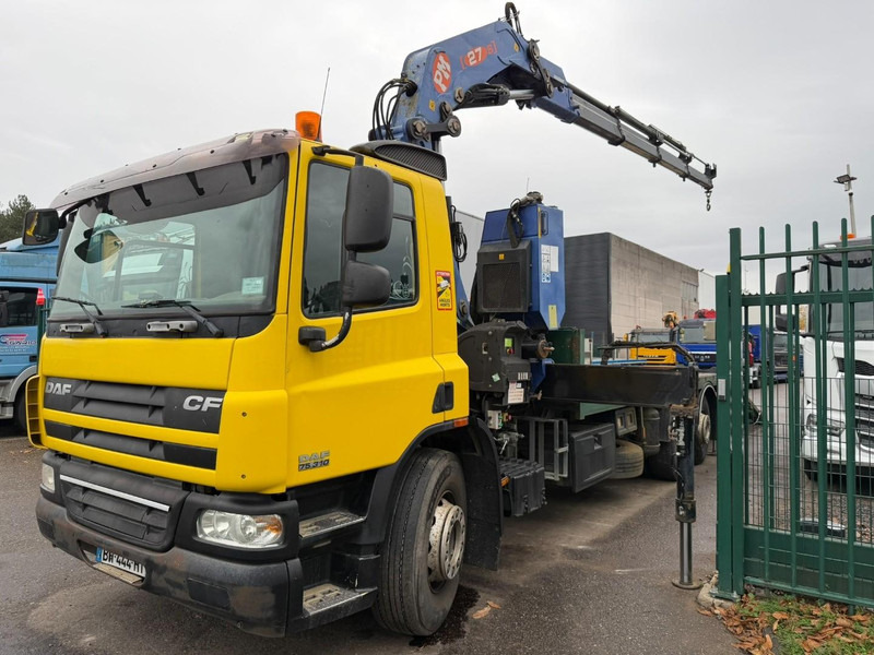DAF CF 75.310 6X2 PRITSCHE + KRAN PM 27 S-4 + RADIO + WINCH - FULL RAMP - LIFT + STEERING AXLE - MANUAL GEARBOX - FR TRUCK - Camion platformă, Camion cu macara: Foto 4 DAF CF 75.310 6X2 PRITSCHE + KRAN PM 27 S-4 + RADIO + WINCH - FULL RAMP - LIFT + STEERING AXLE - MANUAL GEARBOX - FR TRUCK - Camion platformă, Camion cu macara: Foto 4