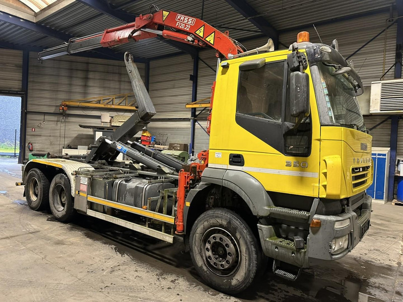 Iveco TRAKKER 350 6x4 HOOKLIFT + CRANE FASSI F120.22 (5/6 F) - *342.000km* - STEEL SPRING / BIG AXLES - AS TRONIC AUTOMATIC GEARBOX - Camion cu cârlig, Camion cu macara: Foto 1 Iveco TRAKKER 350 6x4 HOOKLIFT + CRANE FASSI F120.22 (5/6 F) - *342.000km* - STEEL SPRING / BIG AXLES - AS TRONIC AUTOMATIC GEARBOX - Camion cu cârlig, Camion cu macara: Foto 1