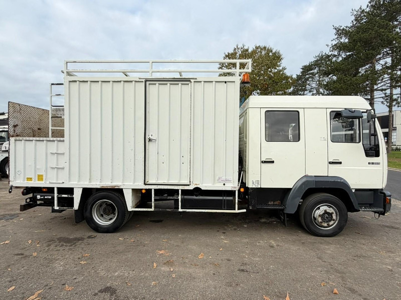 MAN 10.225 LC CLOSED BOX / KOFFER - DOKA - MANUAL GEARBOX - *344.000km* - STEEL SPRING / BLATT / LAMES - BE TRUCK - Camion furgon: Foto 4 MAN 10.225 LC CLOSED BOX / KOFFER - DOKA - MANUAL GEARBOX - *344.000km* - STEEL SPRING / BLATT / LAMES - BE TRUCK - Camion furgon: Foto 4