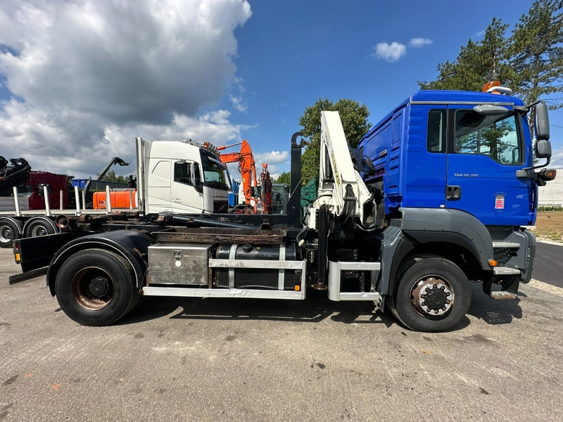 MAN TGA 18.310 4x4 HOOKLIFT + CRANE PALFINGER PK12000 - RADIO - ROTATOR - STEEL SPRING / HUB REDUCTION - MANUAL ZF - BE TRUCK - Camion cu cârlig, Camion cu macara: Foto 4 MAN TGA 18.310 4x4 HOOKLIFT + CRANE PALFINGER PK12000 - RADIO - ROTATOR - STEEL SPRING / HUB REDUCTION - MANUAL ZF - BE TRUCK - Camion cu cârlig, Camion cu macara: Foto 4