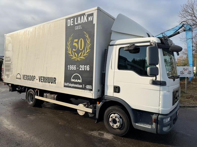 MAN TGL 8.180 4x2 BL COSED BOX / BAKWAGEN / CAISSE FERMEE - *184.000km* - 3 SEATER - EURO 5 - AIR SUSPENSION - BOX 6m00 x 2m49 x 2m38 - BE TRUCK - Camion furgon: Foto 1 MAN TGL 8.180 4x2 BL COSED BOX / BAKWAGEN / CAISSE FERMEE - *184.000km* - 3 SEATER - EURO 5 - AIR SUSPENSION - BOX 6m00 x 2m49 x 2m38 - BE TRUCK - Camion furgon: Foto 1