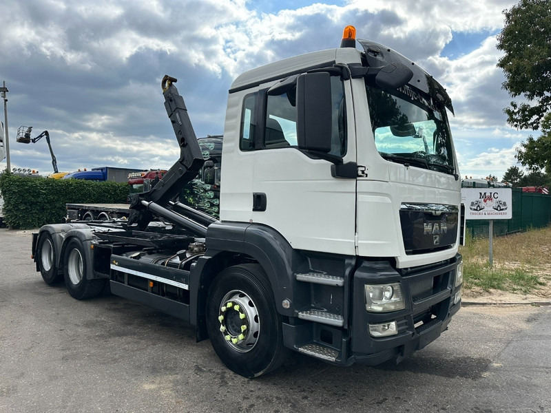 MAN TGS 28.360 6x2 HOOKLIFT 21T HIAB MULTILIFT XR21-S51 - LIFT AXLE - BE TRUCK - Camion cu cârlig: Foto 1 MAN TGS 28.360 6x2 HOOKLIFT 21T HIAB MULTILIFT XR21-S51 - LIFT AXLE - BE TRUCK - Camion cu cârlig: Foto 1