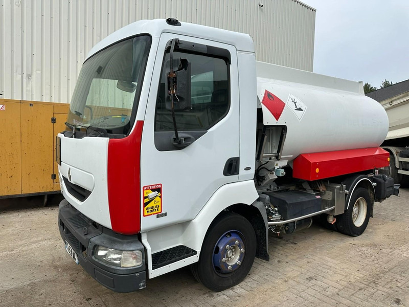 Renault MIDLUM 150 FUEL TANKER / CITERNE MAZOUT - 6500L - 3 COMPARTIMENTS - *ENGINE PROBLEM* - Camion cisternă: Foto 1 Renault MIDLUM 150 FUEL TANKER / CITERNE MAZOUT - 6500L - 3 COMPARTIMENTS - *ENGINE PROBLEM* - Camion cisternă: Foto 1