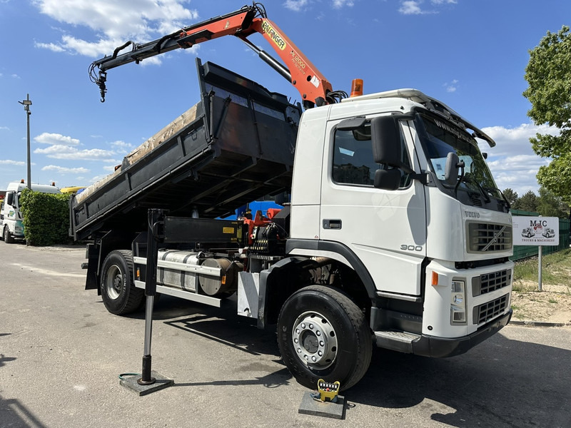 Volvo FM 300 4x4 TIPPER + CRANE PALFINGER PK 12000 - *339.000km* - MANUAL - STEEL SPRING / BIG AXLES - EURO 3 - TÜV 15/10/2025 - Camion basculantă, Camion cu macara: Foto 1 Volvo FM 300 4x4 TIPPER + CRANE PALFINGER PK 12000 - *339.000km* - MANUAL - STEEL SPRING / BIG AXLES - EURO 3 - TÜV 15/10/2025 - Camion basculantă, Camion cu macara: Foto 1