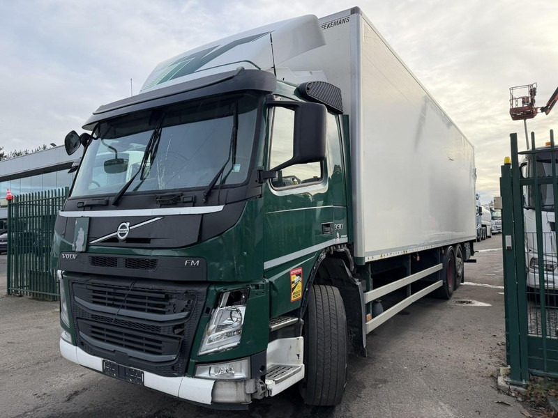 Volvo FM 330 6x2 CLOSED BOX / KOFFER 9m10 - LIFT + STEERING AXLE - *ENGINE / GEARBOX / CHASSIS = OK* - 300.000km - TUV 09/2026 - BE TRUCK - Camion furgon: Foto 3 Volvo FM 330 6x2 CLOSED BOX / KOFFER 9m10 - LIFT + STEERING AXLE - *ENGINE / GEARBOX / CHASSIS = OK* - 300.000km - TUV 09/2026 - BE TRUCK - Camion furgon: Foto 3