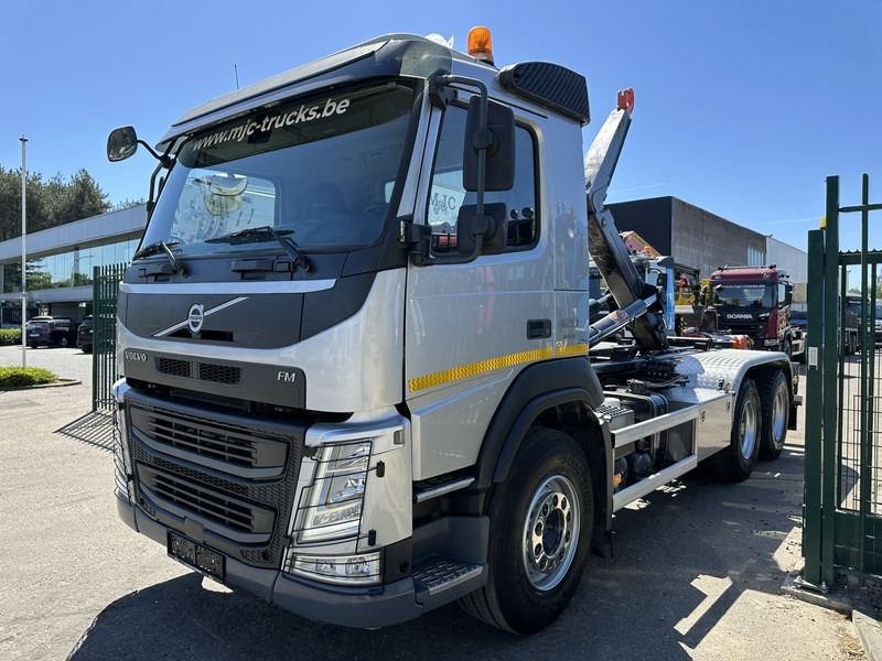 Volvo FM 420 6x4 AJK HOOKLIFT / HAAK 20T - 5760mm - WB 3m90 - *266.000km* - HUB REDUCTION / STEEL SUSPENSION - EURO 6 - BE TRUCK - Camion cu cârlig: Foto 3 Volvo FM 420 6x4 AJK HOOKLIFT / HAAK 20T - 5760mm - WB 3m90 - *266.000km* - HUB REDUCTION / STEEL SUSPENSION - EURO 6 - BE TRUCK - Camion cu cârlig: Foto 3