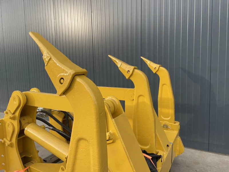 Komatsu D85 - Ataşament pentru Utilaje constructii: Foto 5 Komatsu D85 - Ataşament pentru Utilaje constructii: Foto 5