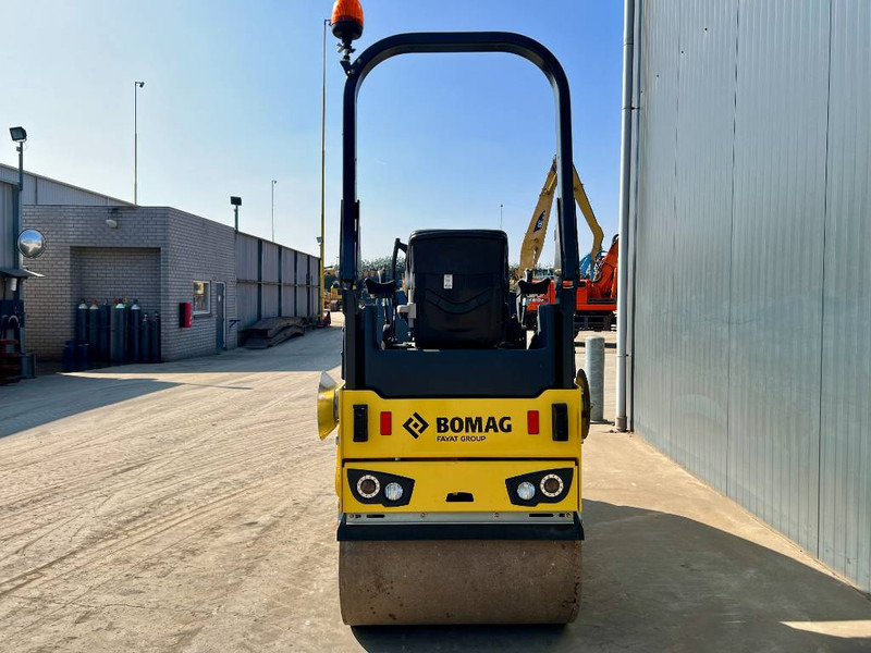 Bomag BW100 AD-5 - NEW - Cilindru compactor: Foto 4 Bomag BW100 AD-5 - NEW - Cilindru compactor: Foto 4