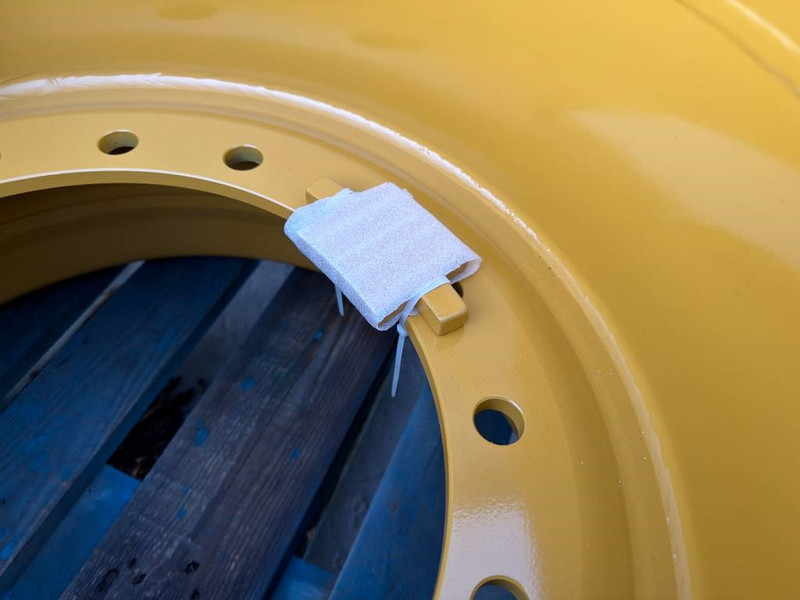 Cat 17.00-25/1.7 RIM for 20.5 x 25 - CAT 938M - Anvelope și jante pentru Utilaje constructii: Foto 3 Cat 17.00-25/1.7 RIM for 20.5 x 25 - CAT 938M - Anvelope și jante pentru Utilaje constructii: Foto 3