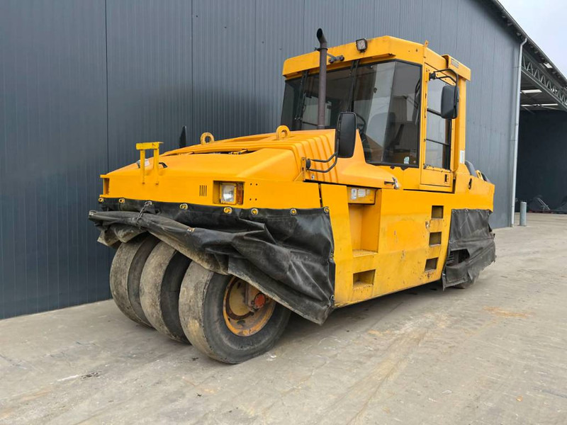 Cat PS300B - Compactor cu pneuri: Foto 1 Cat PS300B - Compactor cu pneuri: Foto 1