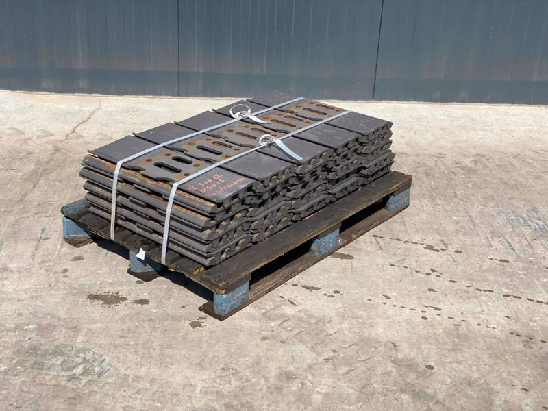 JCB JS240 / JS260 / JS300 Shoes/Pads - Cadru/ Şasiu pentru Utilaje constructii: Foto 1 JCB JS240 / JS260 / JS300 Shoes/Pads - Cadru/ Şasiu pentru Utilaje constructii: Foto 1