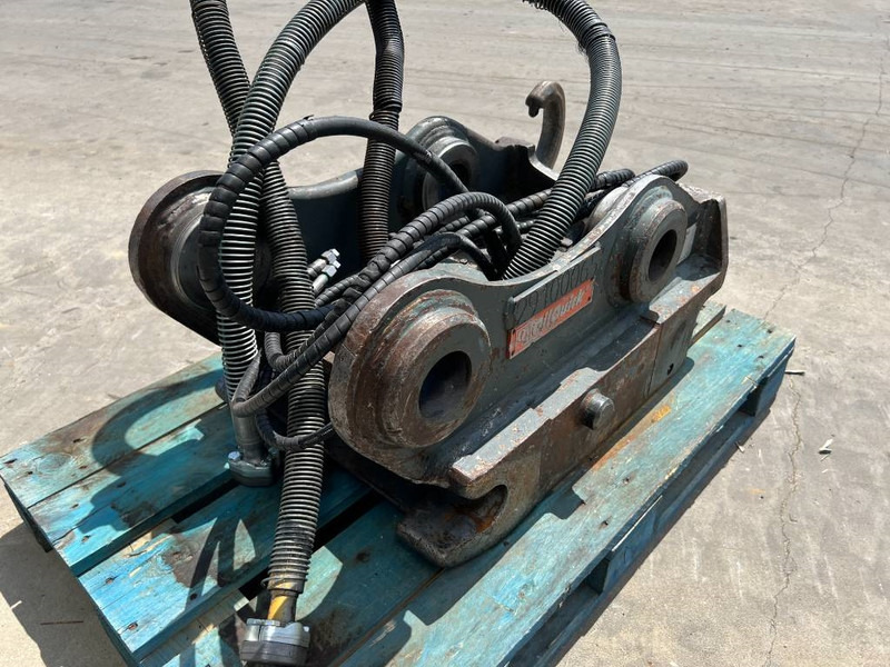 OilQuick OQ70/55 - 323E - Cuplare rapidă pentru Utilaje constructii: Foto 5 OilQuick OQ70/55 - 323E - Cuplare rapidă pentru Utilaje constructii: Foto 5