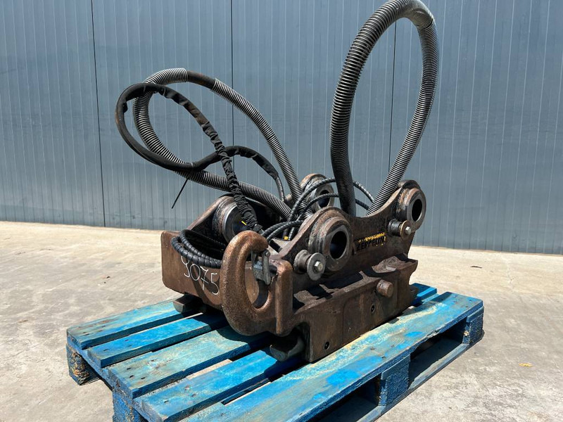 OilQuick OQ70/55 - 323E - Cuplare rapidă pentru Utilaje constructii: Foto 1 OilQuick OQ70/55 - 323E - Cuplare rapidă pentru Utilaje constructii: Foto 1