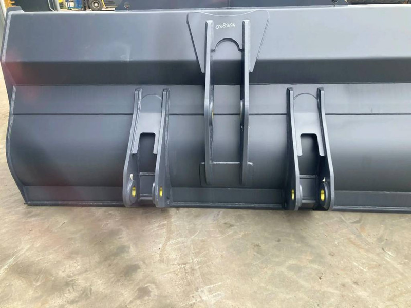 Volvo L120H - Cupă pentru Utilaje constructii: Foto 3 Volvo L120H - Cupă pentru Utilaje constructii: Foto 3