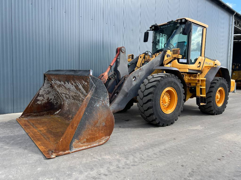 Volvo L90F - Încărcător frontal pe pneuri: Foto 1 Volvo L90F - Încărcător frontal pe pneuri: Foto 1