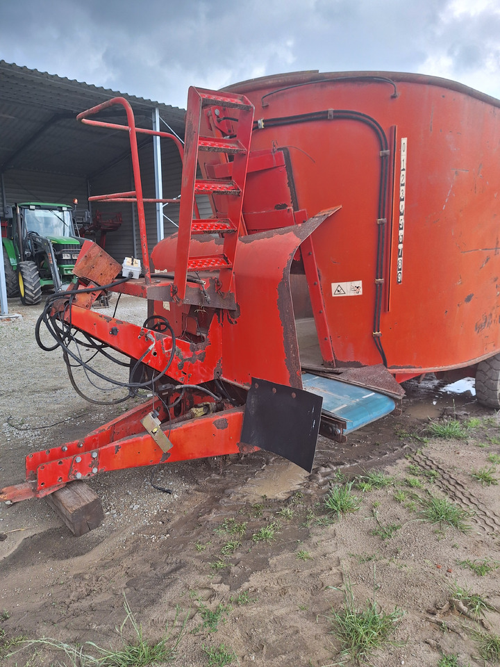 AGRAM BIG-FEED - Remorcă distribuit furaje: Foto 4 AGRAM BIG-FEED - Remorcă distribuit furaje: Foto 4