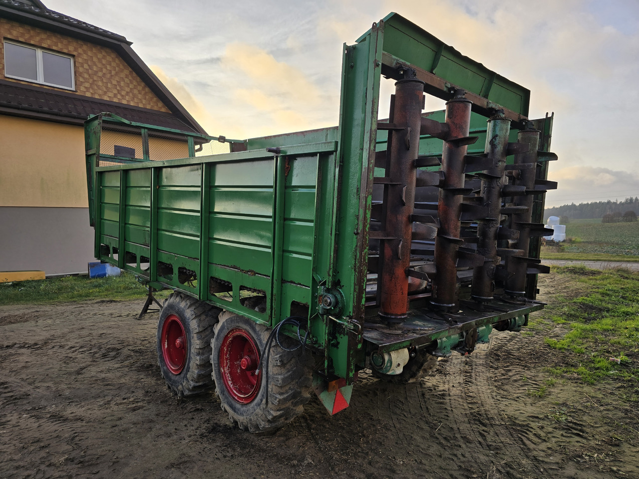 FORTSCHRITT T-088 - Maşină de împrăştiat gunoi de grajd: Foto 5 FORTSCHRITT T-088 - Maşină de împrăştiat gunoi de grajd: Foto 5