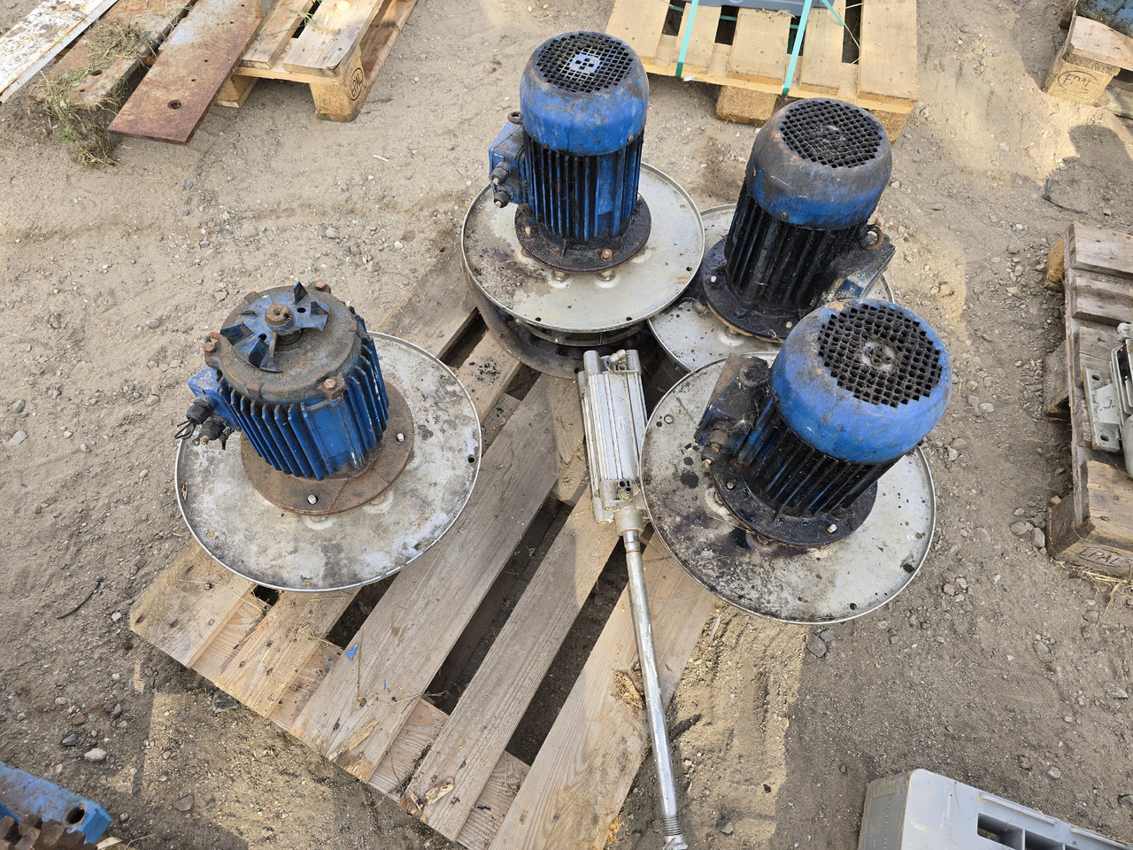 - Echipamente de constructii: Foto 5 - Echipamente de constructii: Foto 5