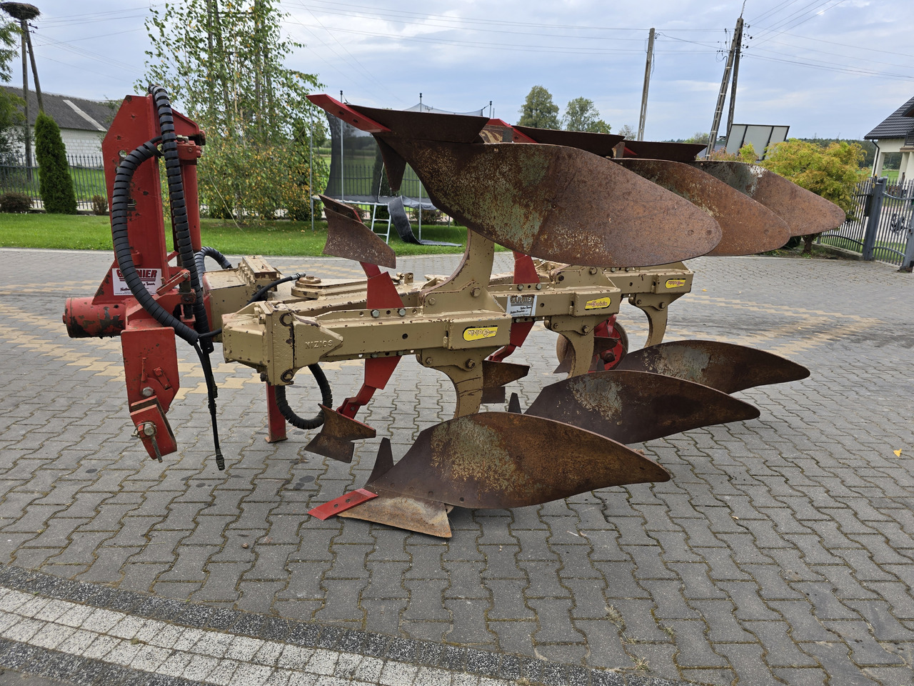 SOC CHARRUES GOIZIN 704 7090 - Plug: Foto 3 SOC CHARRUES GOIZIN 704 7090 - Plug: Foto 3