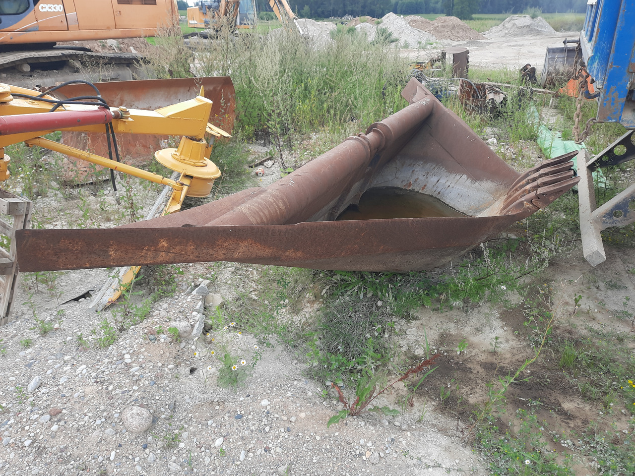 SOTRAMAINE 104 Łyżka trapezowa - Cupă pentru Utilaje constructii: Foto 2 SOTRAMAINE 104 Łyżka trapezowa - Cupă pentru Utilaje constructii: Foto 2