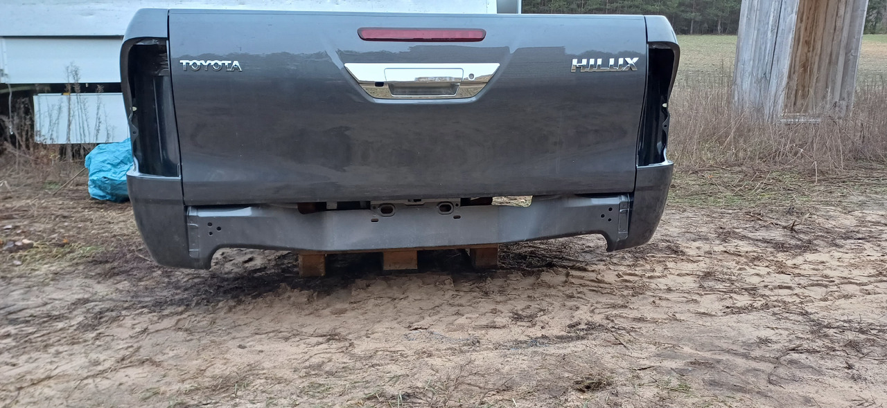 TOYOTA HILUX Extracab (2023 r.) NOWA paka skrzynia - Caroserie și exterior: Foto 4 TOYOTA HILUX Extracab (2023 r.) NOWA paka skrzynia - Caroserie și exterior: Foto 4
