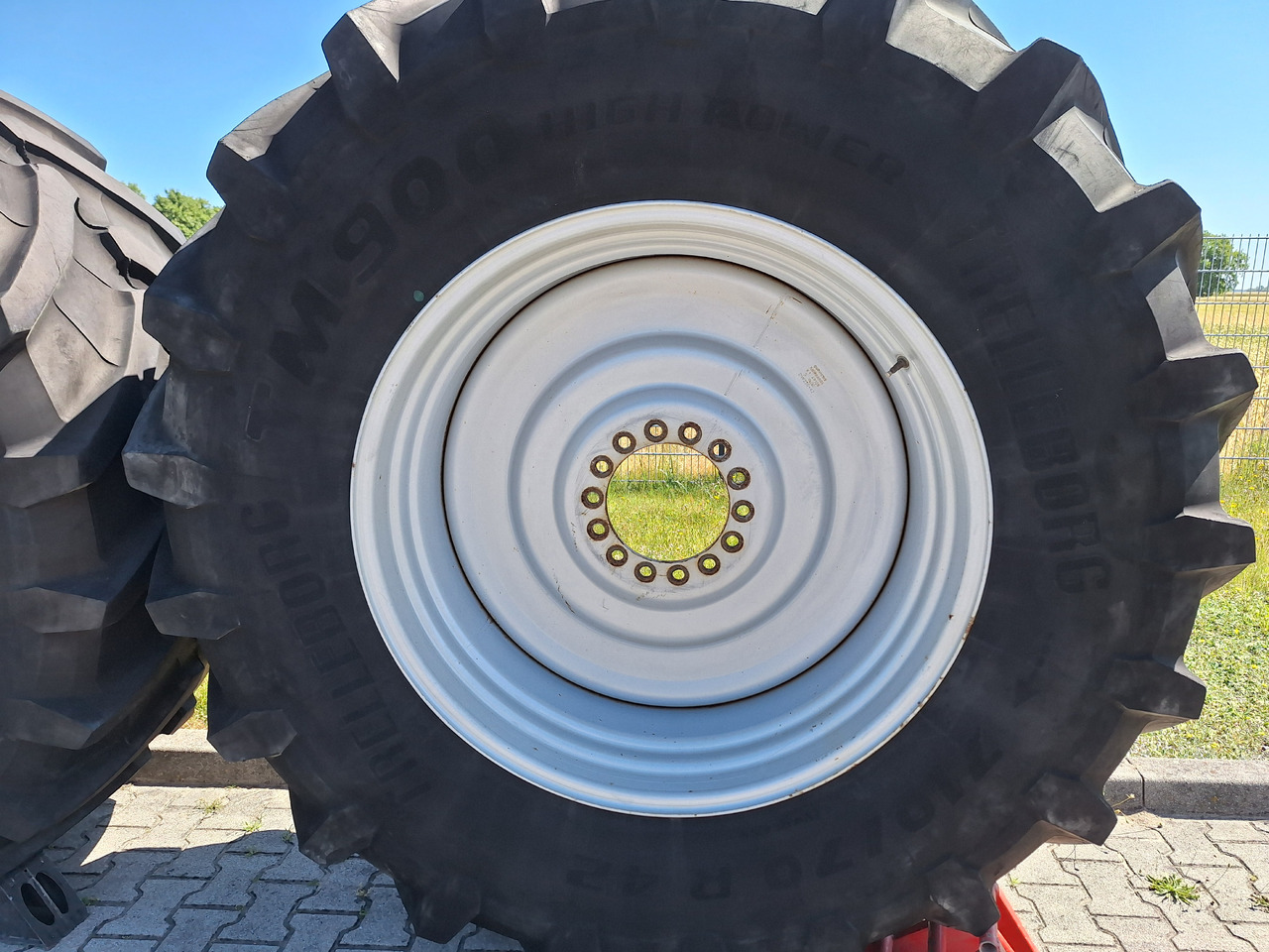 Trelleborg Trelleborg - Anvelopă pentru Utilaje constructii: Foto 2 Trelleborg Trelleborg - Anvelopă pentru Utilaje constructii: Foto 2