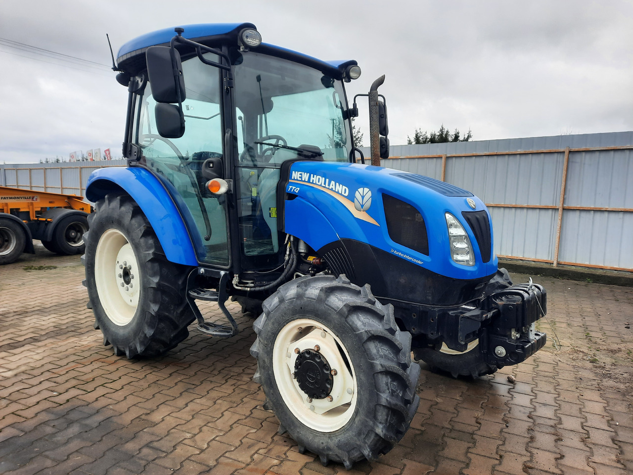 New-holland T4.65 - Tractor agricol: Foto 2 New-holland T4.65 - Tractor agricol: Foto 2