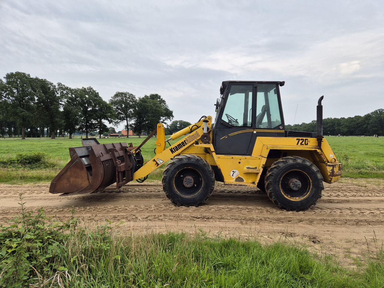 Kramer 720 II - Încărcător frontal pe pneuri: Foto 3 Kramer 720 II - Încărcător frontal pe pneuri: Foto 3