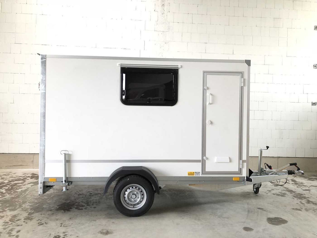 BLYSS F1330HD Rampe Tür 2 Fenster Kofferanhänger - Remorcă furgon: Foto 5 BLYSS F1330HD Rampe Tür 2 Fenster Kofferanhänger - Remorcă furgon: Foto 5