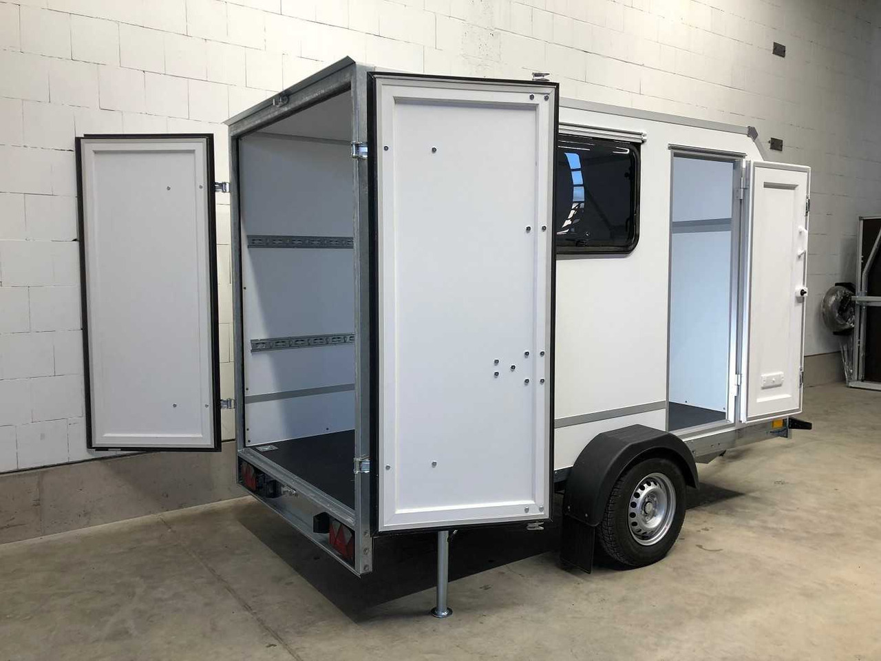 BLYSS F1330HD Seitentür,Fenster,Aero Kofferanhänger - Remorcă furgon: Foto 3 BLYSS F1330HD Seitentür,Fenster,Aero Kofferanhänger - Remorcă furgon: Foto 3