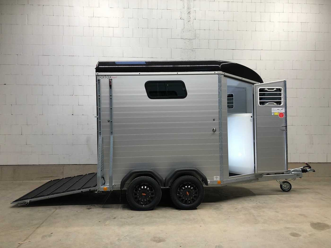 BOECKMANN Portax Esprit silv+bl Paket Pferdeanhänger - Remorcă transport cai: Foto 1 BOECKMANN Portax Esprit silv+bl Paket Pferdeanhänger - Remorcă transport cai: Foto 1